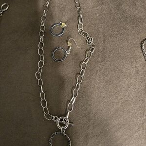 Paparazzi dark blue rhinestone open circle silver link necklace and earrings set